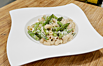 Creamy Pasta with Asparagus and Black Pepper  recipe from Dr. Gourmet