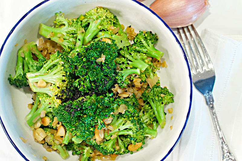 Sesame Broccoli with Cashews recipe from Dr. Gourmet